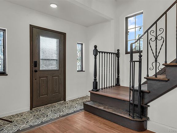 4th image of 4000 Tyler St
