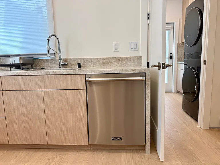 941 Greenwich St #939 — Photo 20
