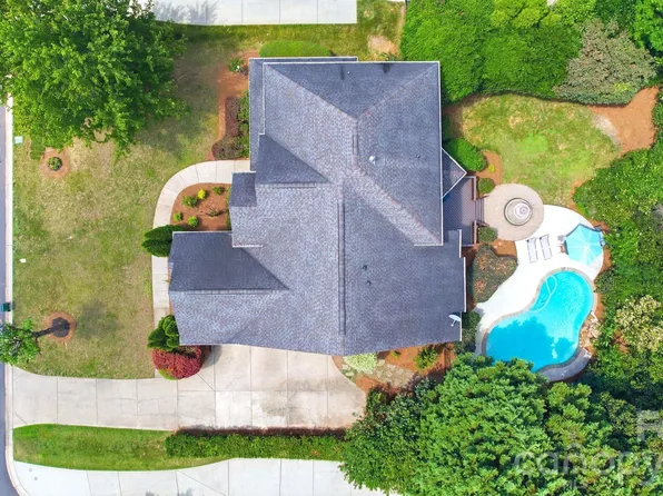 12319 Summer Breeze Ct, Charlotte, NC 28277