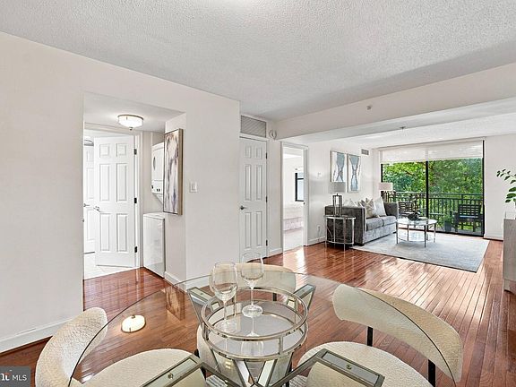 4th image of 3401 38th St NW APT 316