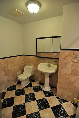 Rented by Bohemia Realty Group | media 36