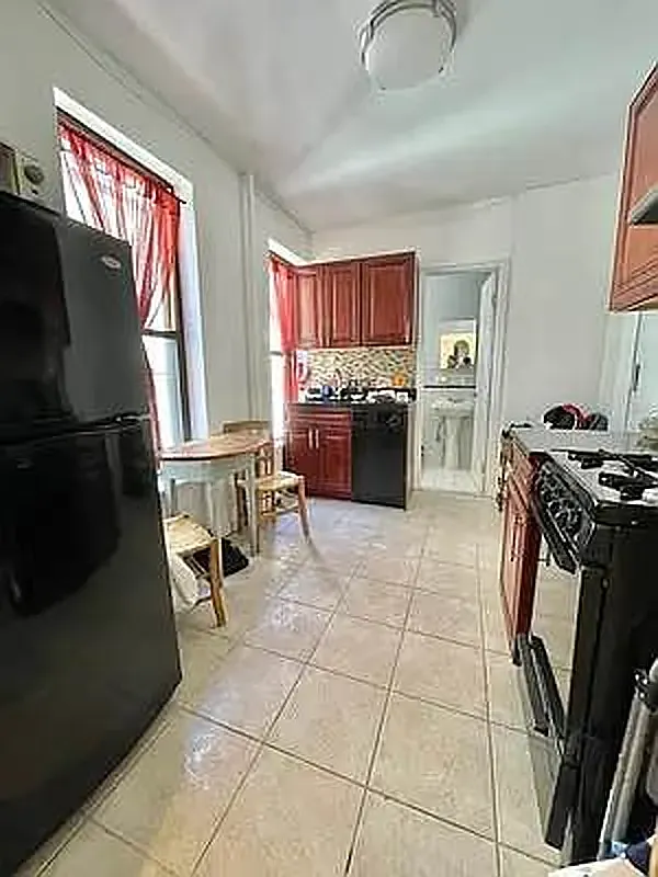 509 East 73rd Street — Photo 2