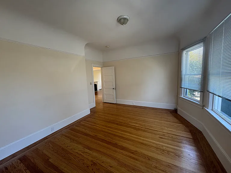 830 1/2 Taylor Ave — Photo 8