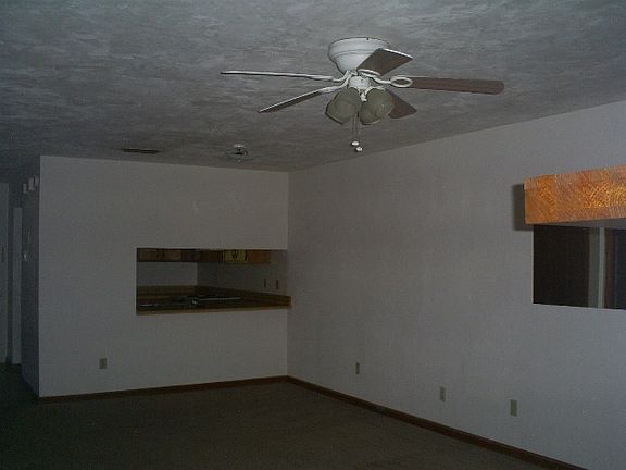 3rd image of 1873 Larette Dr APT A