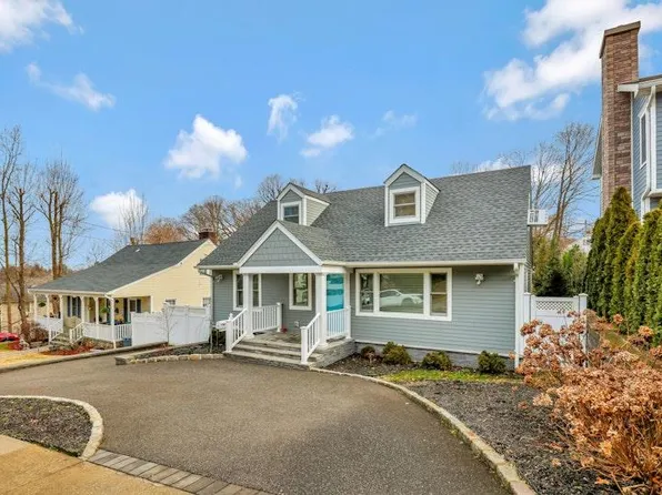 97 Summers Street, Oyster Bay, NY 11771