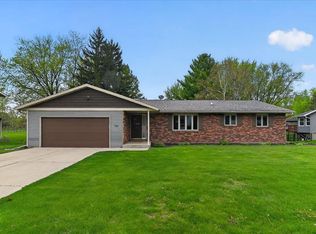 508 Woodvale Drive, Deforest, WI 53532