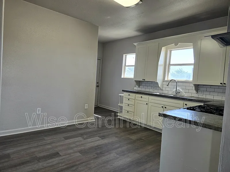3 bed, 1.0 bath, 1445 sqft, $1,325 — Photo 4