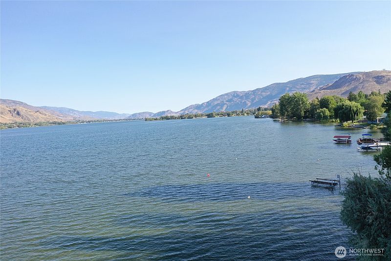 2nd image of 9 E Lake View Loop Trail