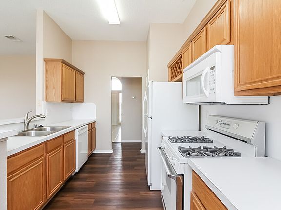 5th image of 8518 Holland Ave