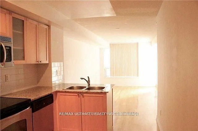 761 Bay St #303 — Photo 5