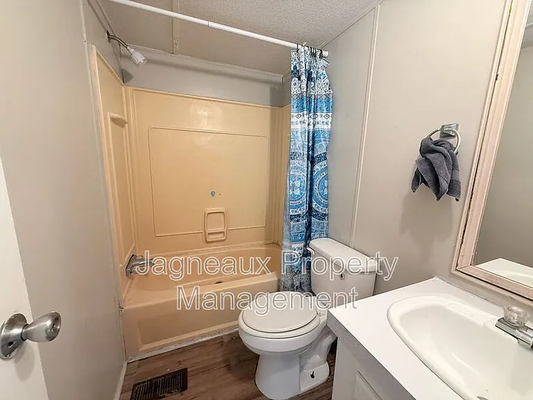 508 N Boone St — Photo 5