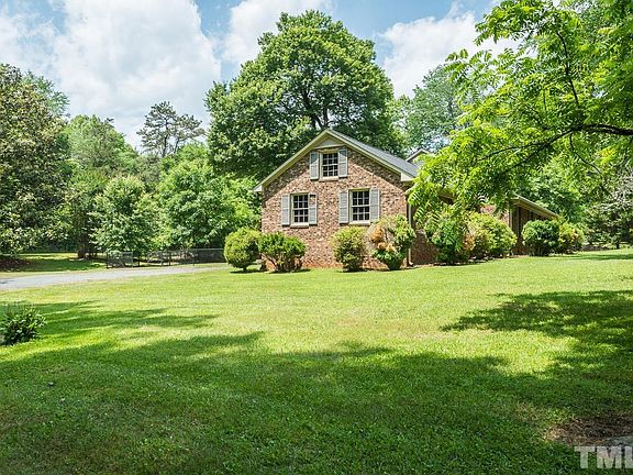 3rd image of 1611 Cedar Creek Dr