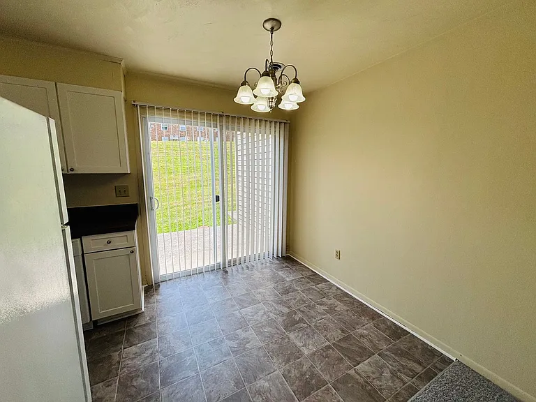 323 New Kent Rd — Photo 7