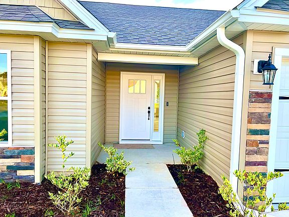 3rd image of 232 Sage Cir