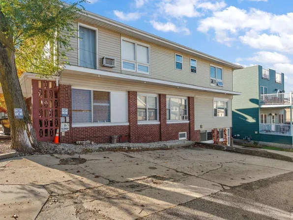 514 Lake Shore Dr, Michigan City, IN 46360