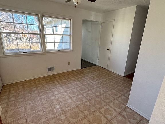 3rd image of 6112 Elm Ave
