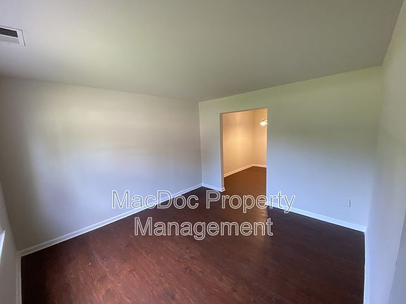 2nd image of 298 Red Oak Dr