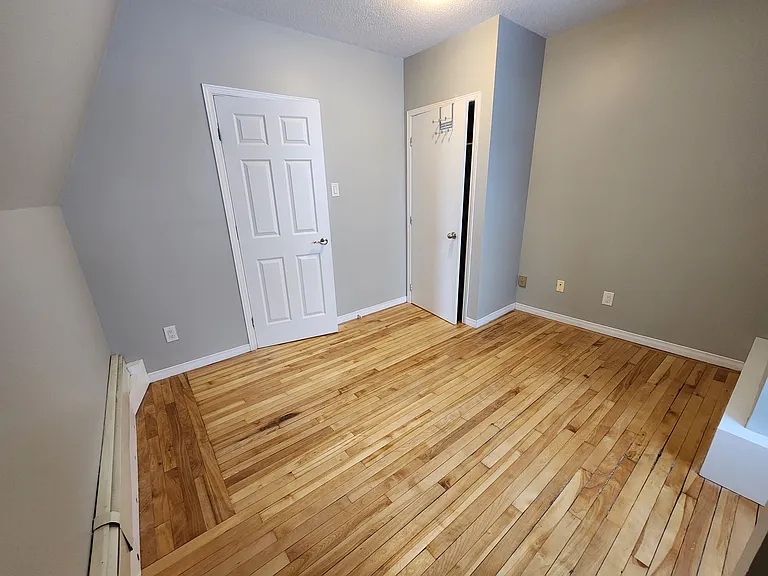 342 Somerset St E #B — Photo 16