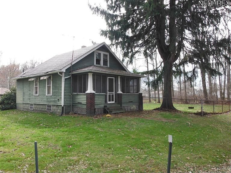 1st image of 410 Broadway Ave SE