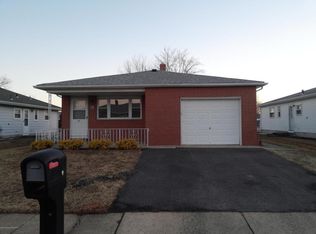 19 Hyannis St, Toms River, NJ 08757
