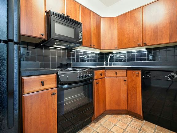 3rd image of 56 W 89th St #4-F