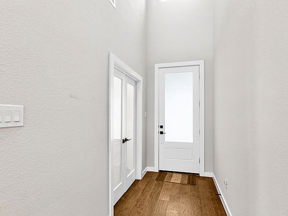 3rd image of 3305 Mattie Grey Ln