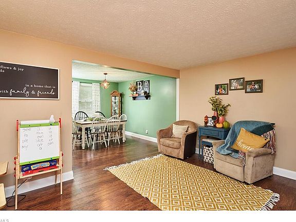 3rd image of 1078 Erin Dr