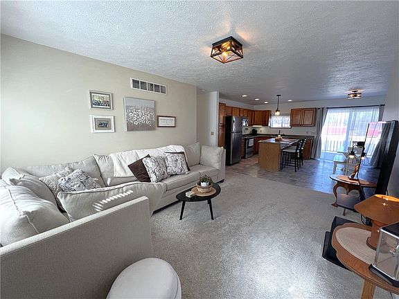 5th image of 1535 Charles St