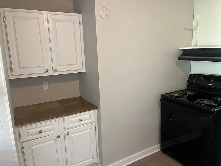 610 N Fir St — Photo 28