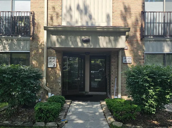 18145 University Park Dr, Livonia, MI 48152