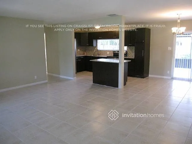 940 SE 5th St — Photo 3
