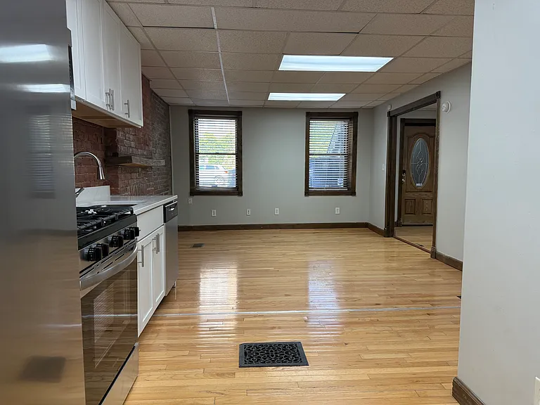 545 Orange St #G — Photo 8