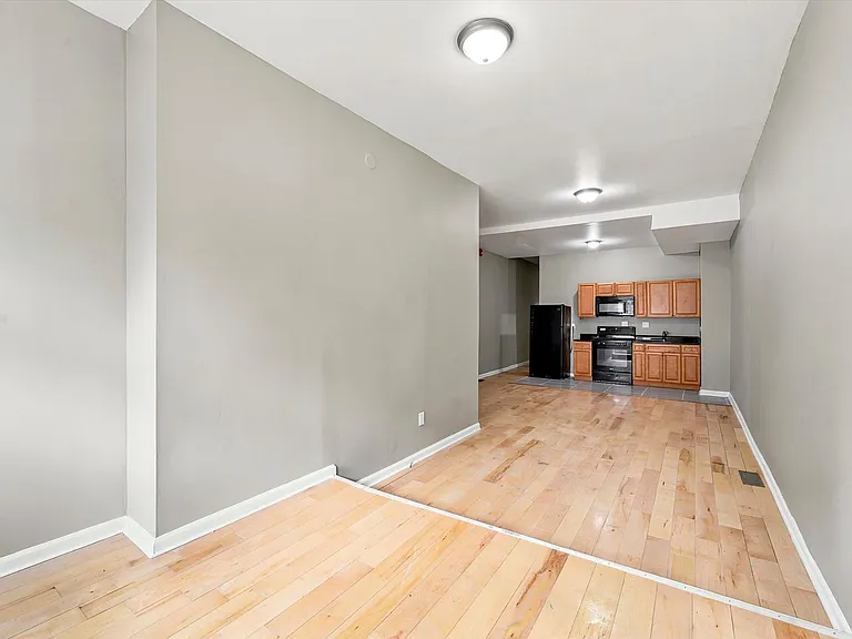 2112 Orthodox St — Photo 14