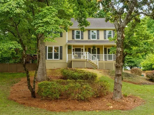 481 Springs End Ln NE, Marietta, GA 30068