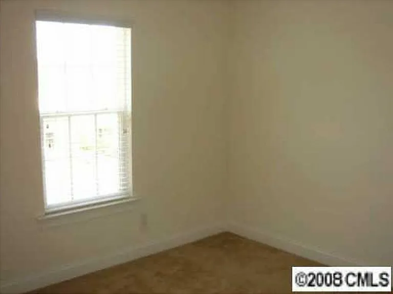 16514 Ambassador Park Dr — Photo 7