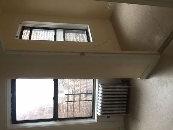 2nd image of 24 Saint Nicholas Pl APT 5A