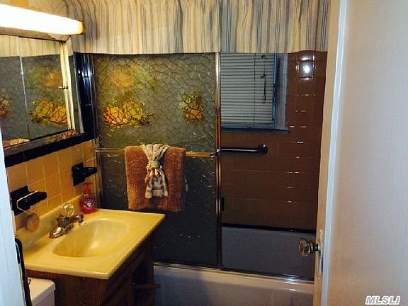 3rd image of 11550 231st St