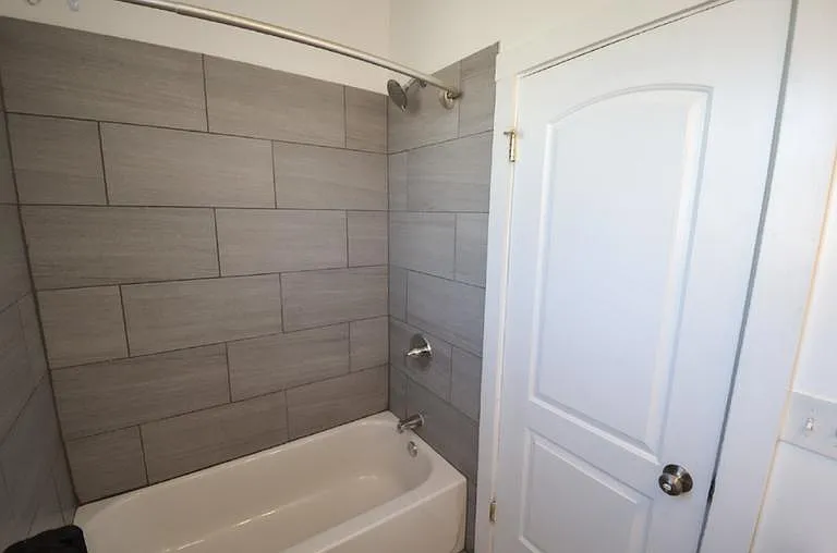 4824-30 W Addison St #4828H-G — Photo 7