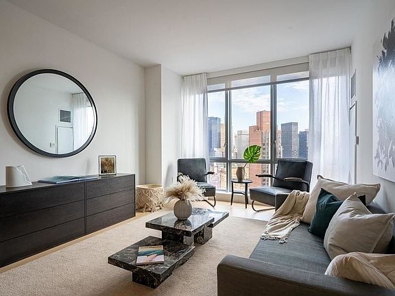 4th image of 160 Madison Ave APT 28E