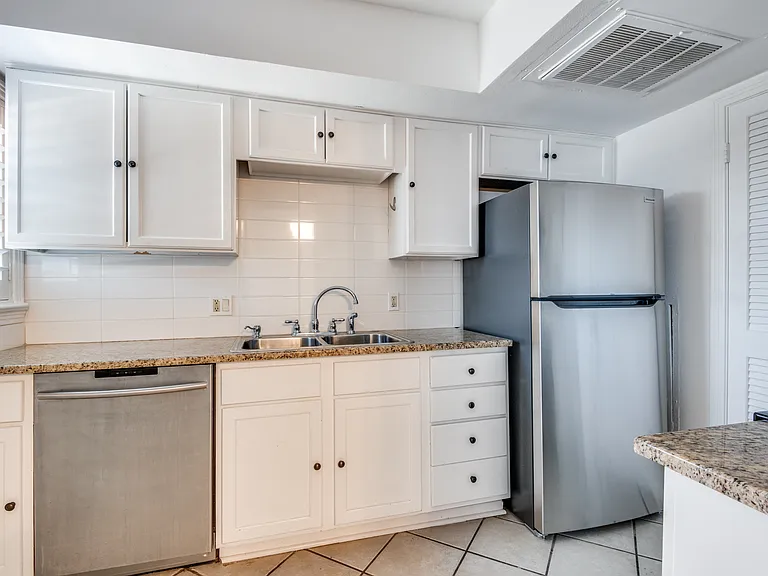 6465 Bordeaux Ave #6465 — Photo 18
