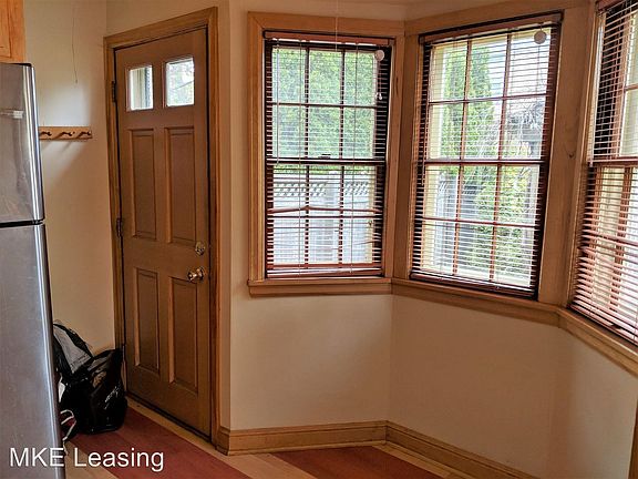 3rd image of 1104 E Glendale Ave
