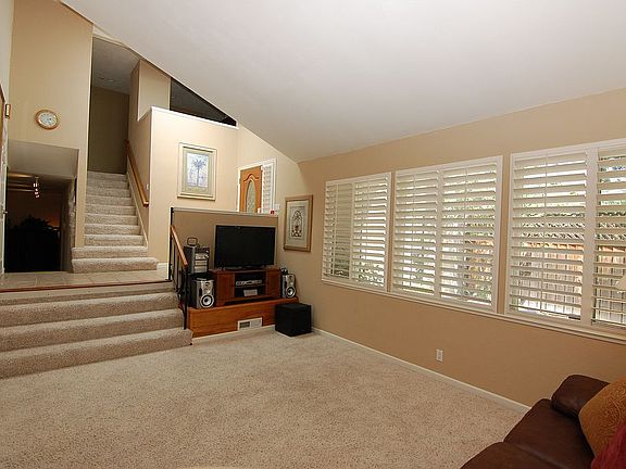 5th image of 3049 Harvestwood Ct