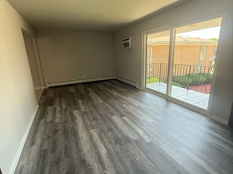 4620 Maple Avenue — Photo 10