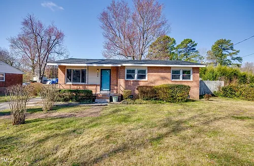 904 Beverly Dr Photo 1