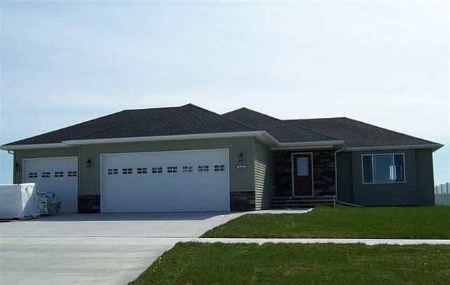 1st image of 4145 Crystal Dr