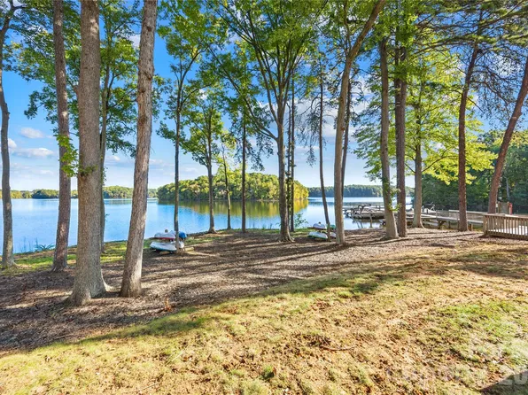 915 Northeast Dr Unit 22, Davidson, NC 28036