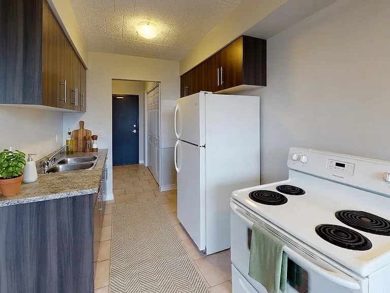 485 Windsor Ave — Photo 9