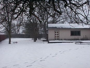 5th image of 711 W Crest Dr