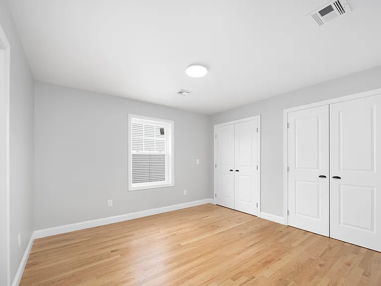 28 Grosvenor Ave #2 — Photo 6