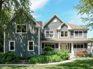 216 S Clyde Ave, Palatine, IL 60067